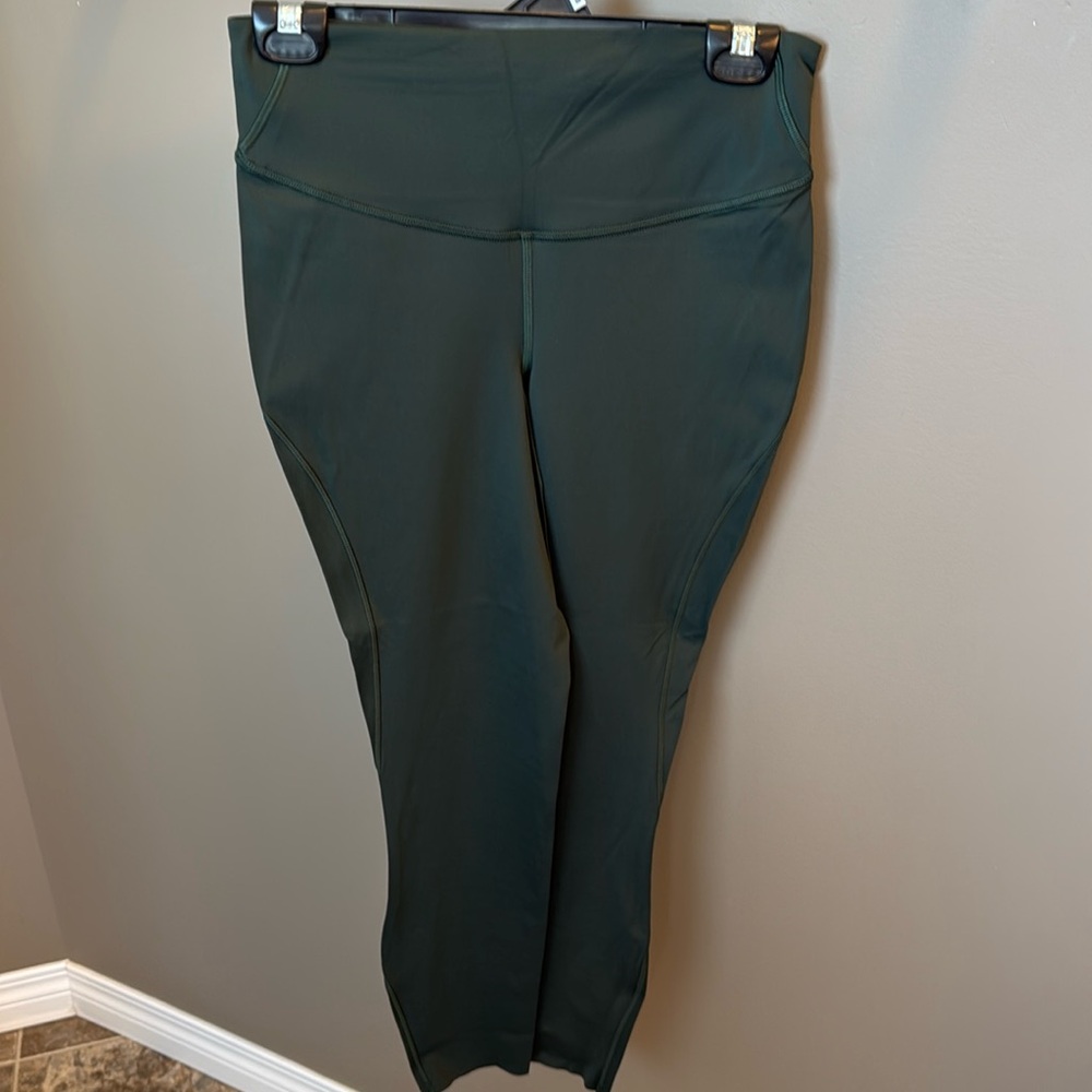 Lululemon Base Pace 25" Rainforest Green - Size 8